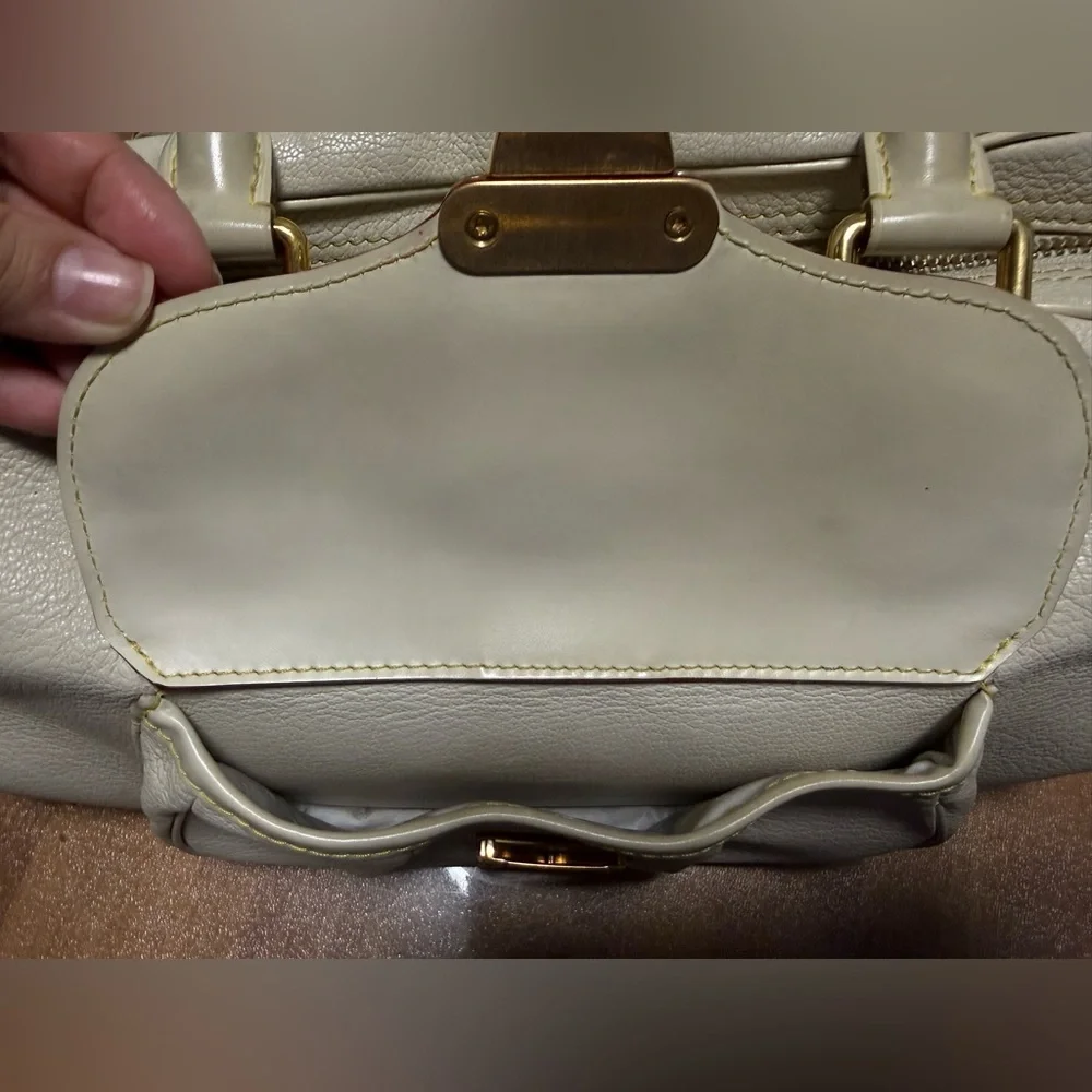 Louis Vuitton Ivory Suhali Leather Limited Edition Le Superbe Bag